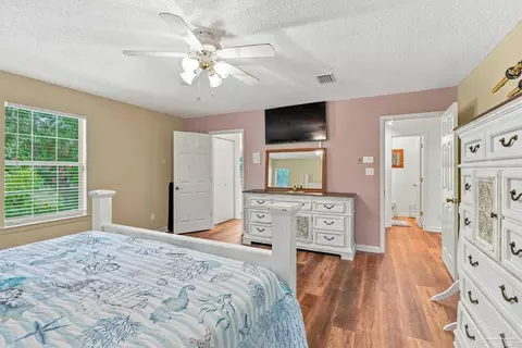 Bedroom - 6932 Summit Pl, Milton, FL 32570 photo 2 of 7
