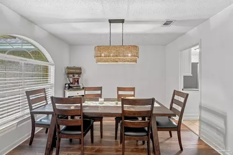 Dining - 6932 Summit Pl, Milton, FL 32570 photo 2 of 3