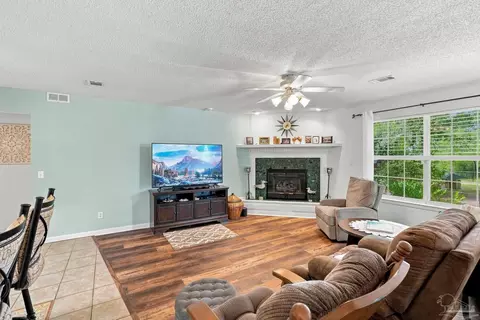 Living - 6932 Summit Pl, Milton, FL 32570 photo 1 of 2