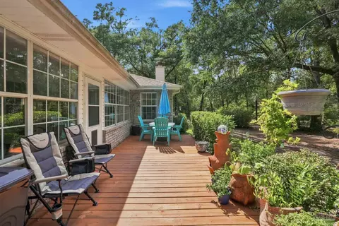 Exterior - 6932 Summit Pl, Milton, FL 32570 photo 6 of 18