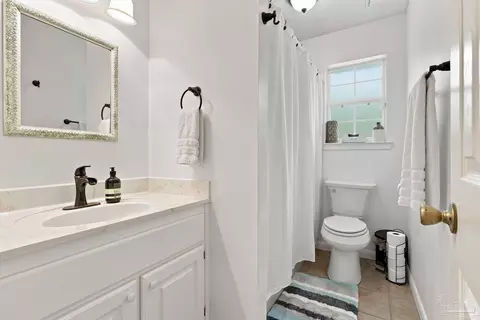 Bath - 6932 Summit Pl, Milton, FL 32570 photo 5 of 5