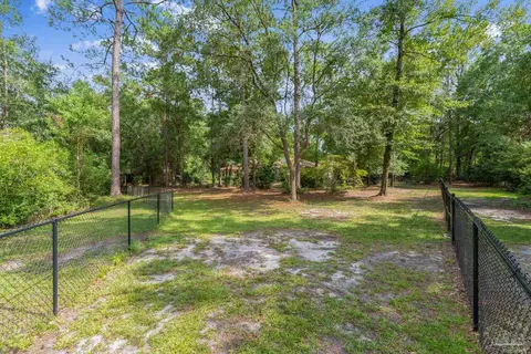 Exterior - 6932 Summit Pl, Milton, FL 32570 photo 13 of 18