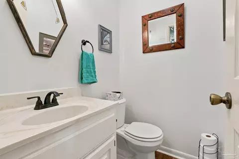 Bath - 6932 Summit Pl, Milton, FL 32570 photo 4 of 5