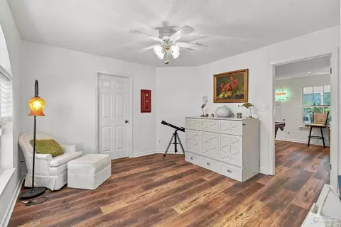 Entry Way - 6932 Summit Pl, Milton, FL 32570 photo 3 of 3