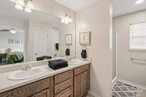 Bath - 5614 Silver Star Ct, Milton, FL 32583 photo 1 of 2