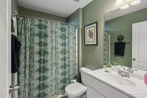Bath - 5614 Silver Star Ct, Milton, FL 32583 photo 2 of 2
