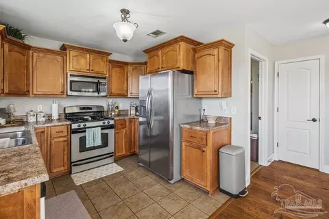 Kitchen - 4723 Our Ln, Jay, FL 32565 photo 1 of 2
