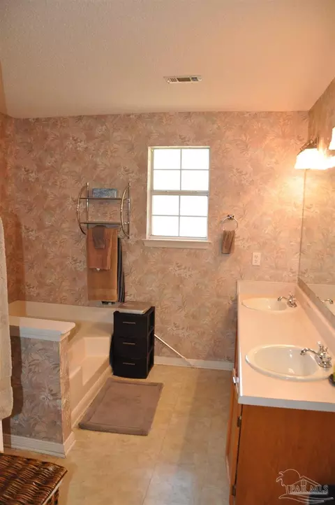 Bath - 5930 Herlong Dr, Milton, FL 32570 photo 1 of 6