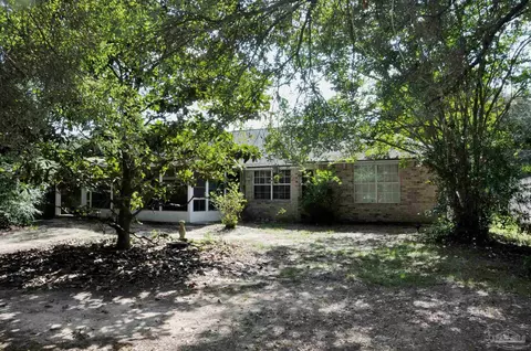 Exterior - 5930 Herlong Dr, Milton, FL 32570 photo 9 of 13