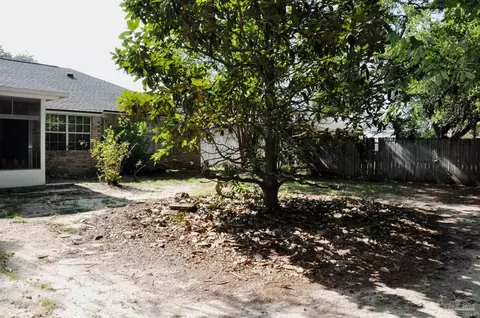 Exterior - 5930 Herlong Dr, Milton, FL 32570 photo 10 of 13