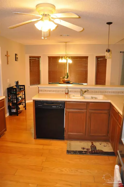 Kitchen - 5930 Herlong Dr, Milton, FL 32570 photo 4 of 6