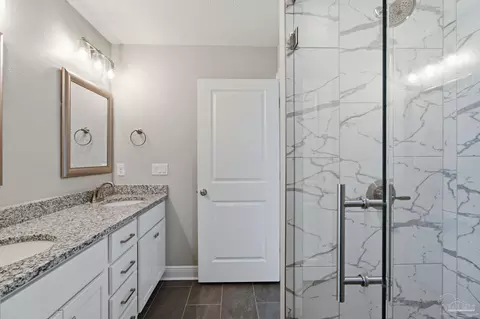Bath - 4464 Rice Rd, Milton, FL 32583 photo 4 of 5