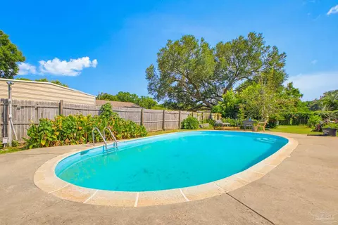 7412 Tippin Ave, Pensacola, FL 32504