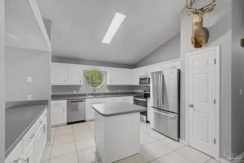 Kitchen - 3516 Gardenview Rd, Pace, FL 32571 photo 2 of 5