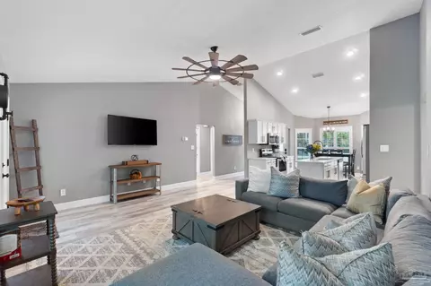 5861 Capitol Dr, Gulf Breeze, FL 32563