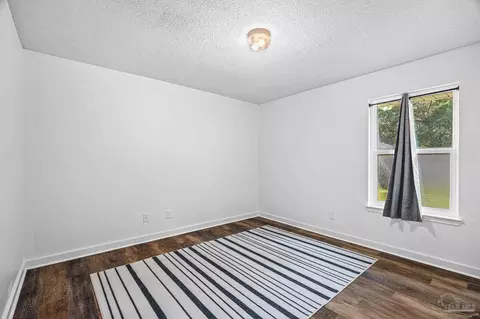 Bedroom - 4052 Buttonbush Dr, Milton, FL 32583 photo 2 of 4