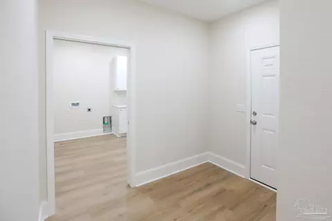 Entry Way - 2433 Walling Rd, Milton, FL 32570 photo 2 of 3