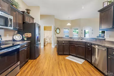 Kitchen - 4493 Hampton Bay Blvd, Milton, FL 32583 photo 1 of 4