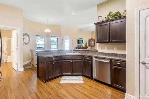 Kitchen - 4493 Hampton Bay Blvd, Milton, FL 32583 photo 3 of 4