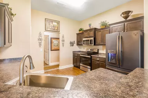 Kitchen - 4493 Hampton Bay Blvd, Milton, FL 32583 photo 2 of 4
