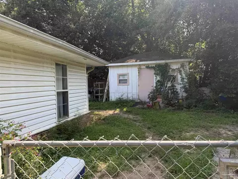 Exterior - 5896 Cedar Tree Dr, Milton, FL 32570 photo 2 of 4