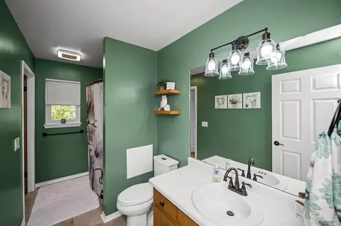 Bath - 3449 Riverhill Dr, Pace, FL 32571 photo 4 of 5