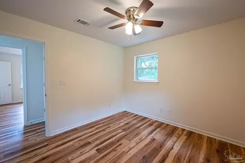 Bedroom - 3920 Ranch Rd, Pace, FL 32571 photo 4 of 6