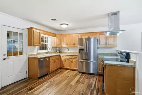 Kitchen - 4708 Dean Dr, Pace, FL 32571 photo 3 of 5