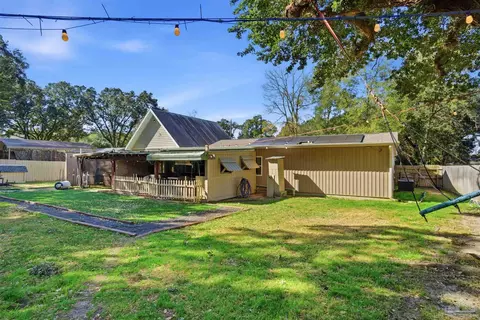 Exterior - 4708 Dean Dr, Pace, FL 32571 photo 8 of 10