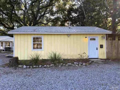 335 E Canal Dr, Gulf Shores, AL 36542