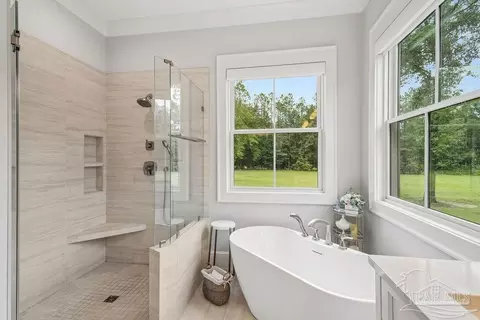Bath - 2433 Wallace Lake Rd, Pace, FL 32571 photo 4 of 11