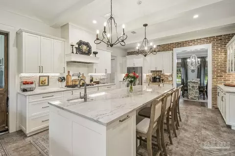 Kitchen - 2433 Wallace Lake Rd, Pace, FL 32571 photo 5 of 11