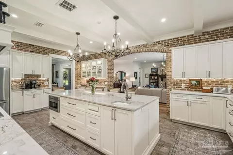 Kitchen - 2433 Wallace Lake Rd, Pace, FL 32571 photo 4 of 11