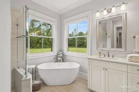 Bath - 2433 Wallace Lake Rd, Pace, FL 32571 photo 3 of 11