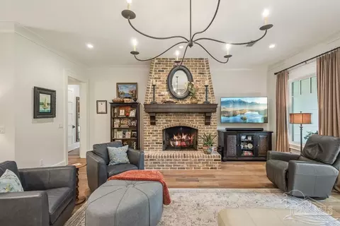Living - 2433 Wallace Lake Rd, Pace, FL 32571 photo 4 of 5