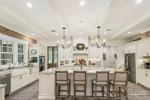 Kitchen - 2433 Wallace Lake Rd, Pace, FL 32571 photo 10 of 11