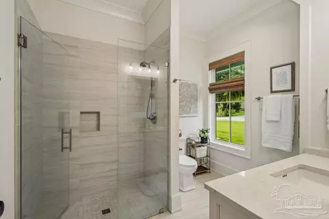 Bath - 2433 Wallace Lake Rd, Pace, FL 32571 photo 7 of 11