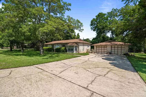 Exterior - 1992 Ziglar Rd, Cantonment, FL 32533 photo 3 of 8