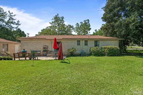Exterior - 1992 Ziglar Rd, Cantonment, FL 32533 photo 4 of 8