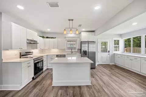 2931 N 15th Ave, Pensacola, FL 32503