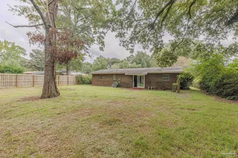 Exterior - 136 Shady Ln, Crestview, FL 32536 photo 5 of 7