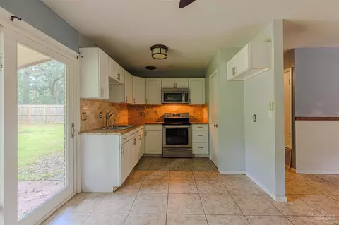 Kitchen - 136 Shady Ln, Crestview, FL 32536 photo 1 of 1