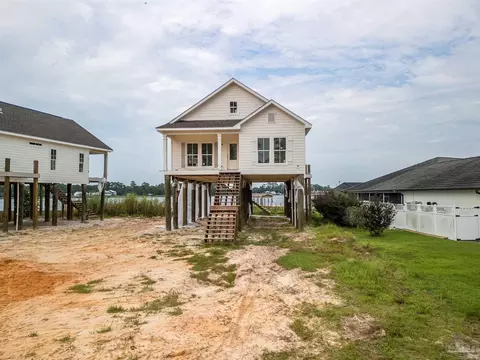 Exterior - 7782 Petersen Pt Rd, Milton, FL 32583 photo 2 of 6