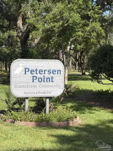 View/Area - 7782 Petersen Pt Rd, Milton, FL 32583 photo 3 of 6