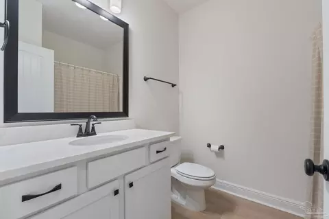 Bath - 3049 Mountain Laurel Tr, Cantonment, FL 32533 photo 4 of 5
