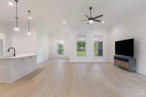 Living - 3049 Mountain Laurel Tr, Cantonment, FL 32533 photo 2 of 3