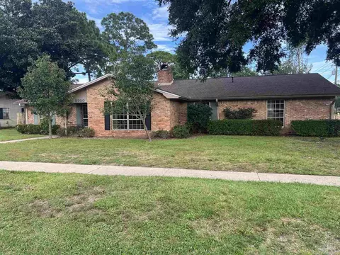 5700 Adelyn Rd, Pensacola, FL 32504