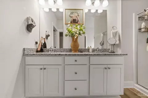 Bath - 5757 Danbury Blvd, Pace, FL 32571 photo 1 of 3