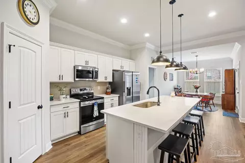 Kitchen - 4609 Sago Palm Cir, Pace, FL 32571 photo 4 of 5