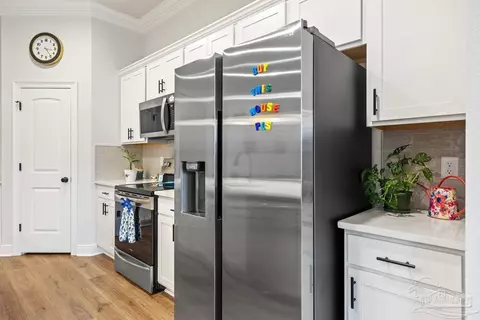 Kitchen - 4609 Sago Palm Cir, Pace, FL 32571 photo 2 of 5